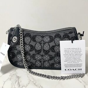 Coach Black crystal in Signature Jacquard swinger 20